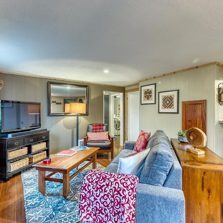 Cozy Coleman St. Cottage Bethel Екстериор снимка